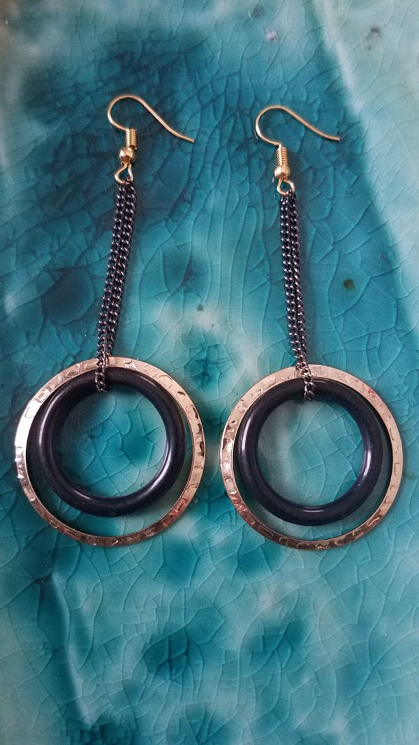 gold-and-black-hoop-earrnings